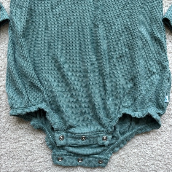 Posh Peanut Waffle Knit Bubble Romper in size 18-24m - Picture 3 of 6